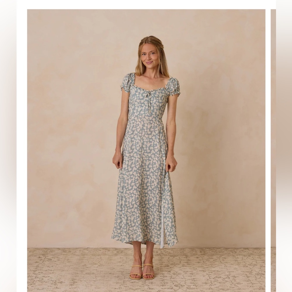 Elegant Floral Maxi Dress in Blue